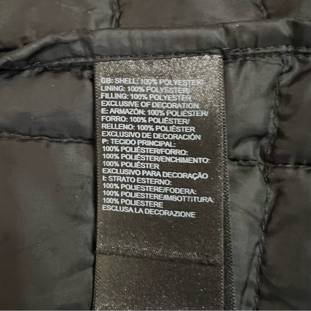 The North Face Thermoball Puffer Vest Womens M Black Quilted Outdoor Gorpcore - Picture 8 of 10